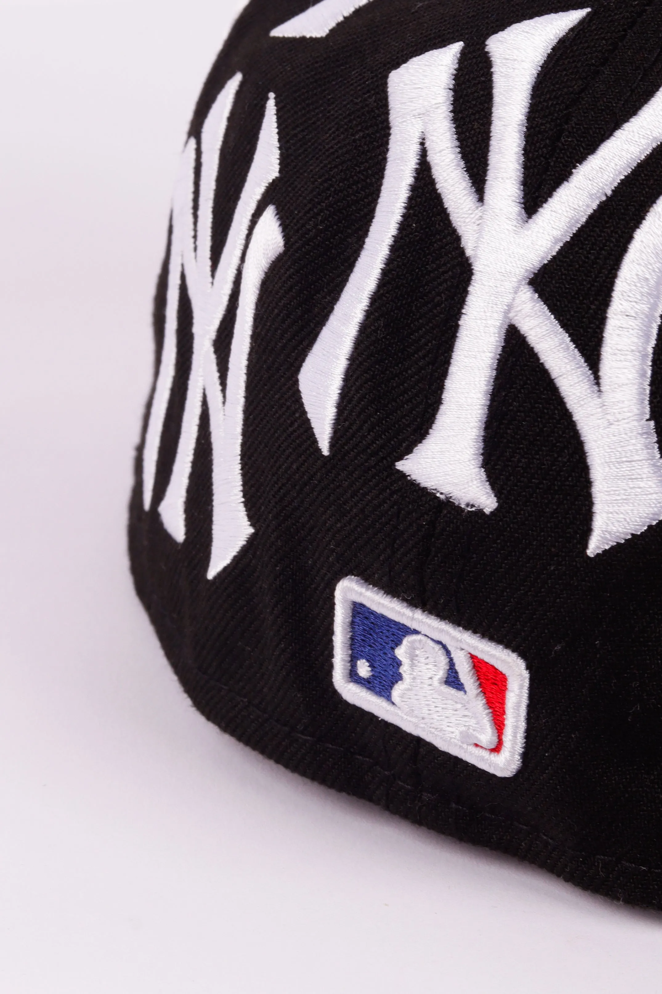 FW21 Supreme x New York Yankees 'New Era Box Logo' Fitted Hat