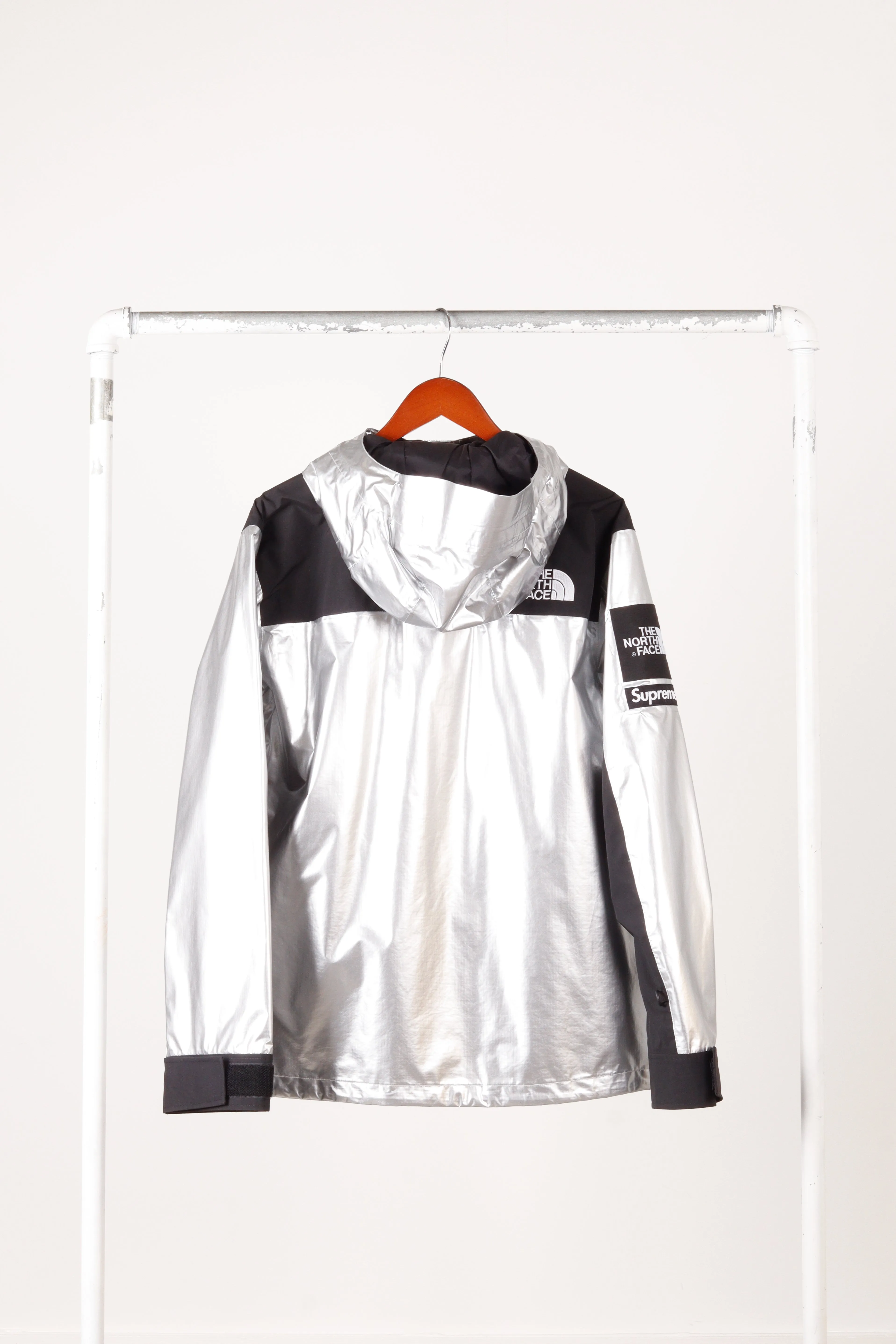 Supreme x The North Face SS18 'Metallic' Mountain Parka Silver (2018)