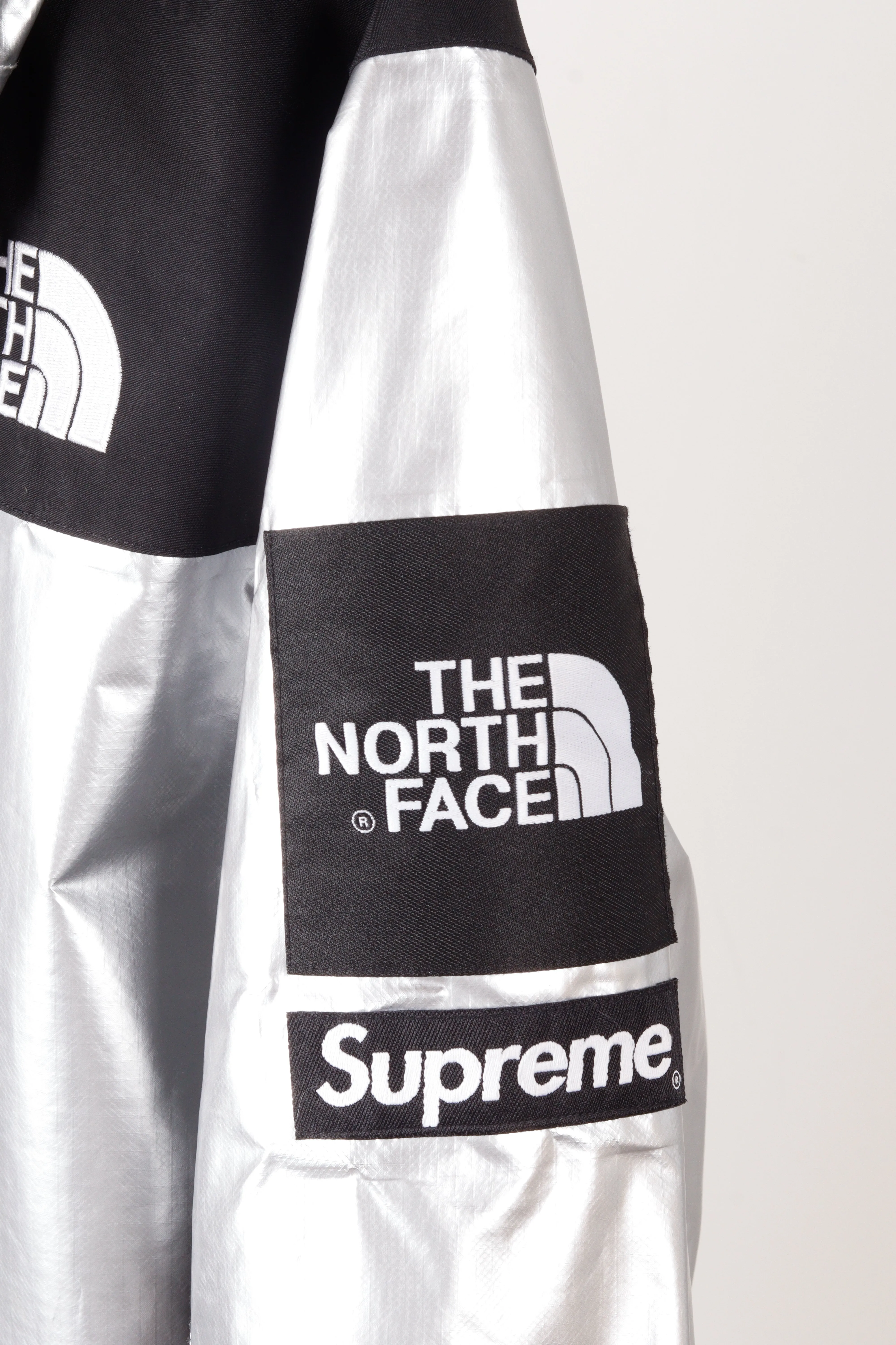 Supreme x The North Face SS18 'Metallic' Mountain Parka Silver (2018)