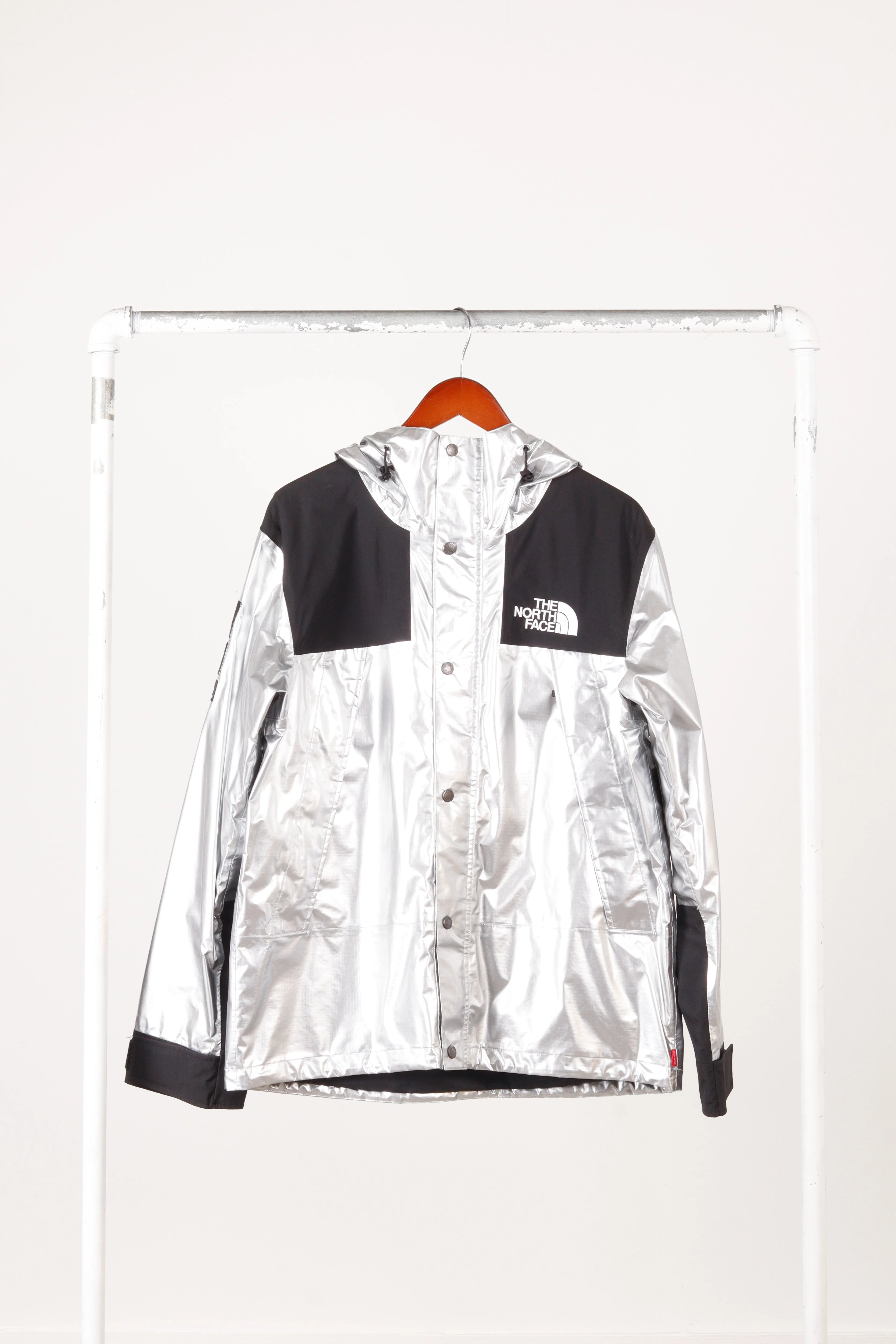 Supreme x The North Face SS18 'Metallic' Mountain Parka Silver (2018)